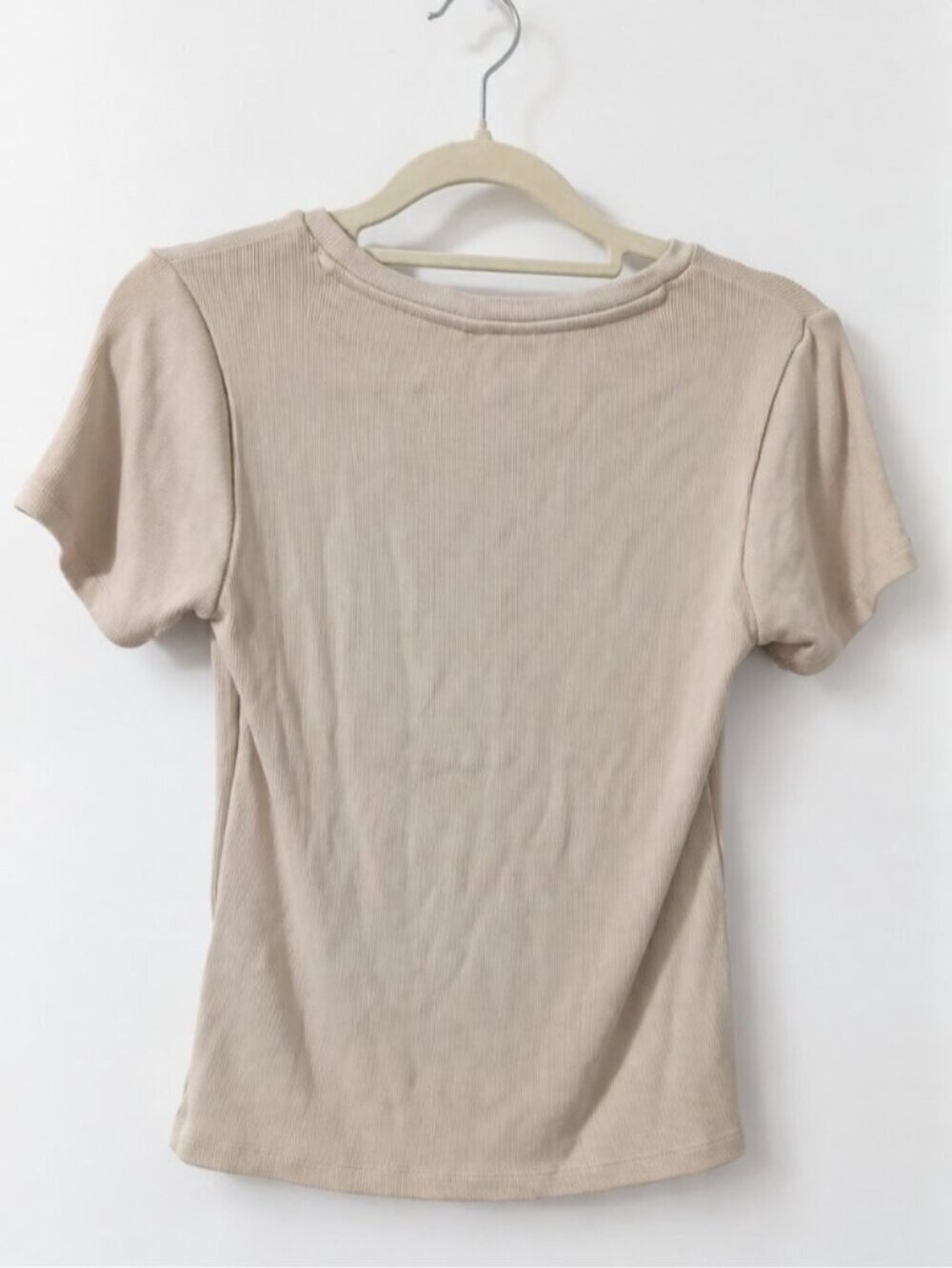 GUESS Women’s M Beige Ribbed Rhinestone Logo Baby Tee Y2K McBling Fitted Top - Picture 2 of 6